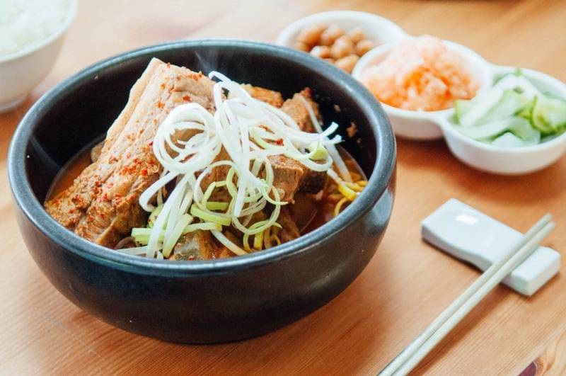 Le délicieux plat typique coréen BANSANG KAMJATANG