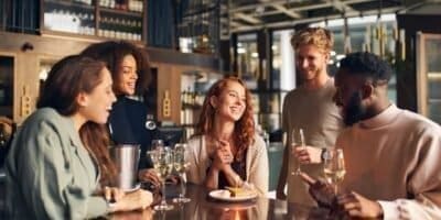 image-Les 6 incontournables bars à vin de Bordeaux- canelés,recette