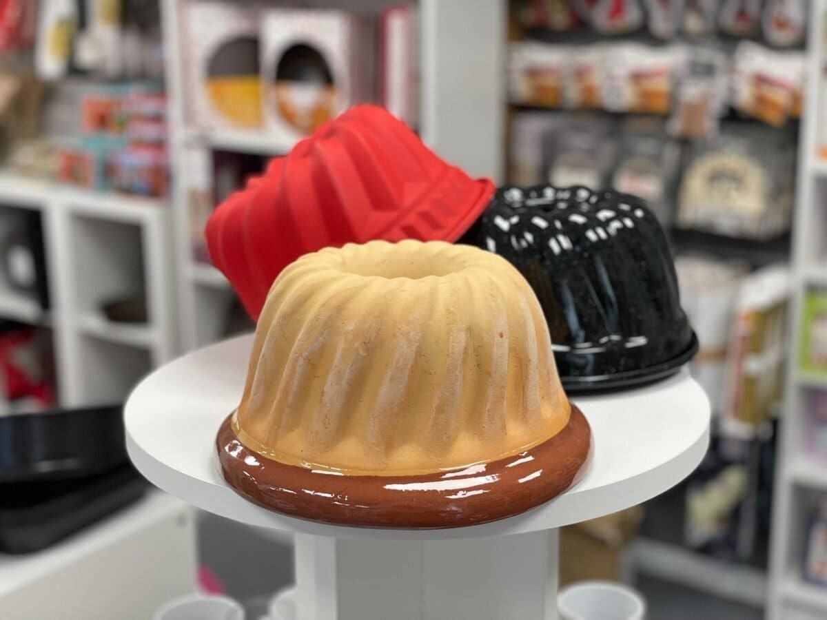 a group of frecnh kouglof cakes on a white table